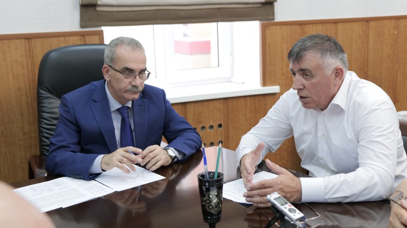 Нариман Абдулмуталибов встретился с коллективом Комитета по ветеринарии РД