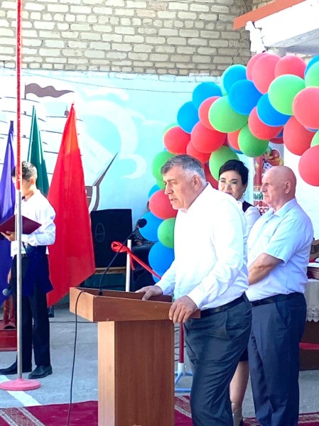 Магомед Шапиев принял участие в мероприятиях ко Дню знаний в Тарумовском районе