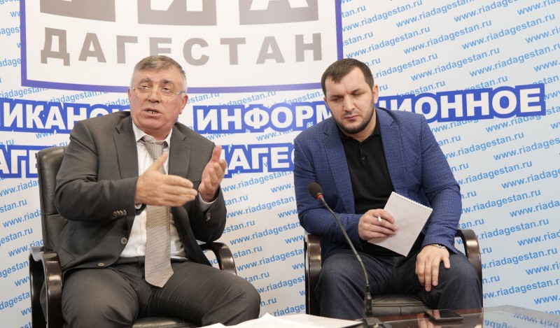 В рамках проекта «Открытая власть» председатель Комитета по ветеринарии РД встретился с журналистами республиканских СМИ