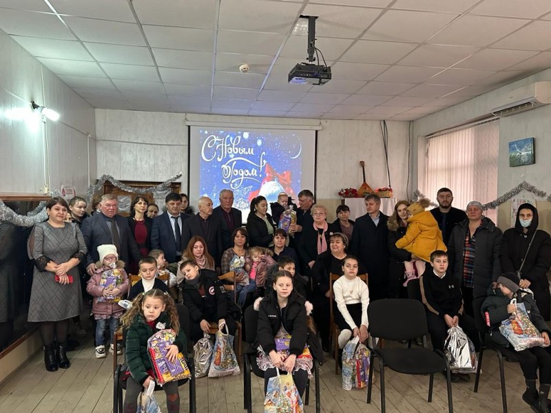 Новогодние подарки детям участников СВО