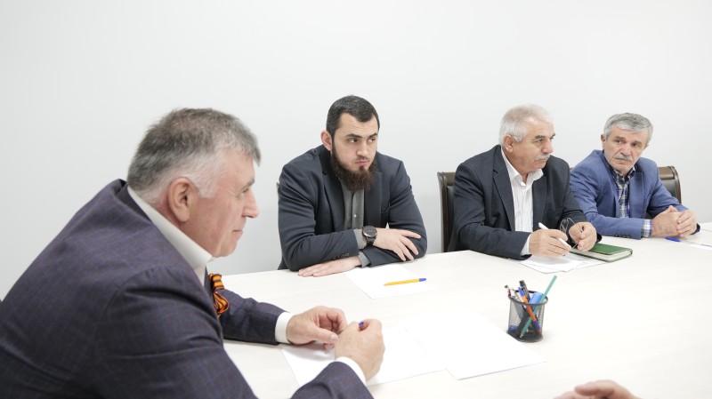 Председатель Комитета по ветеринарии РД провел прием граждан в Каспийске