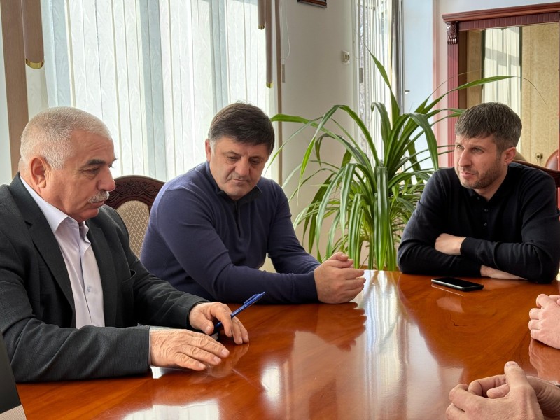 В Тарумовском районе обсудили вопросы обращения с животными без владельцев и утилизация биологических отходов