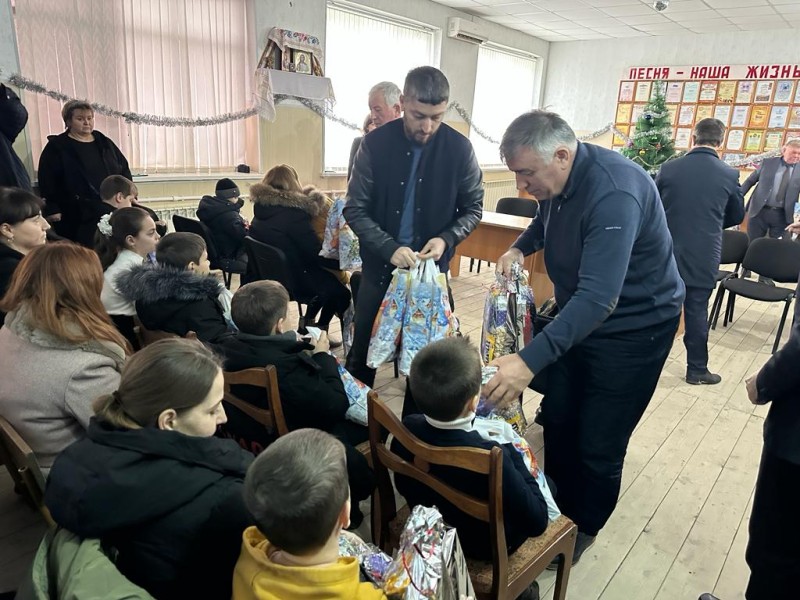 Новогодние подарки детям участников СВО