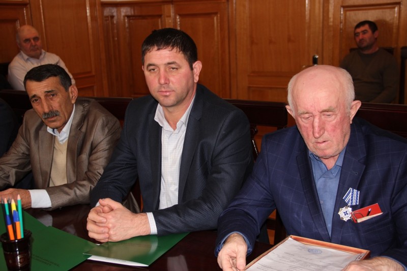 В администрации Кизилюртовского района представили нового руководителя ветеринарной службы