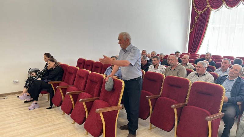 Председатель Комитета провел выездное совещание в Чародинском районе