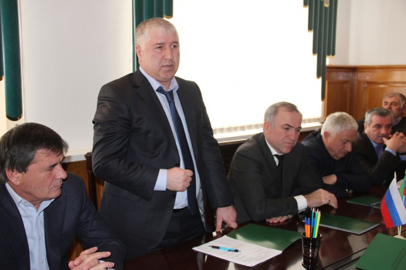 В администрации Кизилюртовского района представили нового руководителя ветеринарной службы