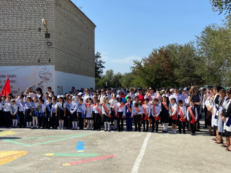 Магомед Шапиев принял участие в мероприятиях ко Дню знаний в Тарумовском районе