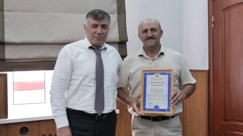 Награждение в честь Дня Конституции Республики Дагестан