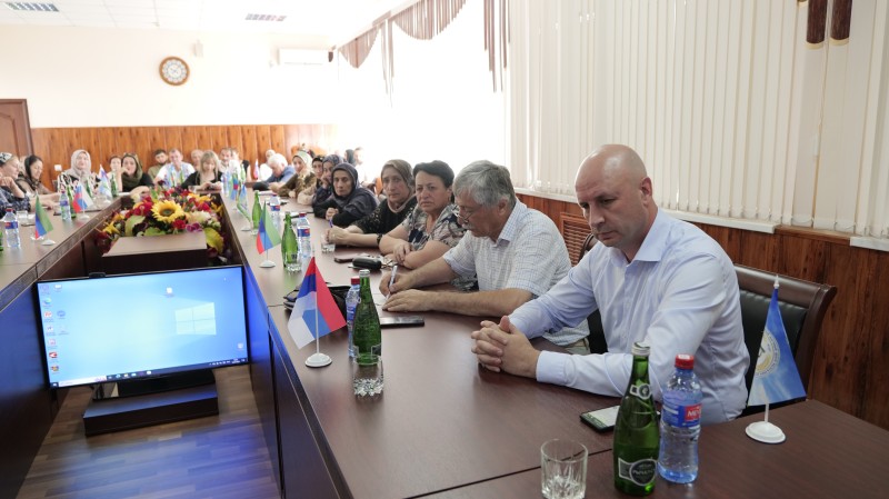 В Прикаспийском ЗНИВИ состоялся семинар по лейкозу