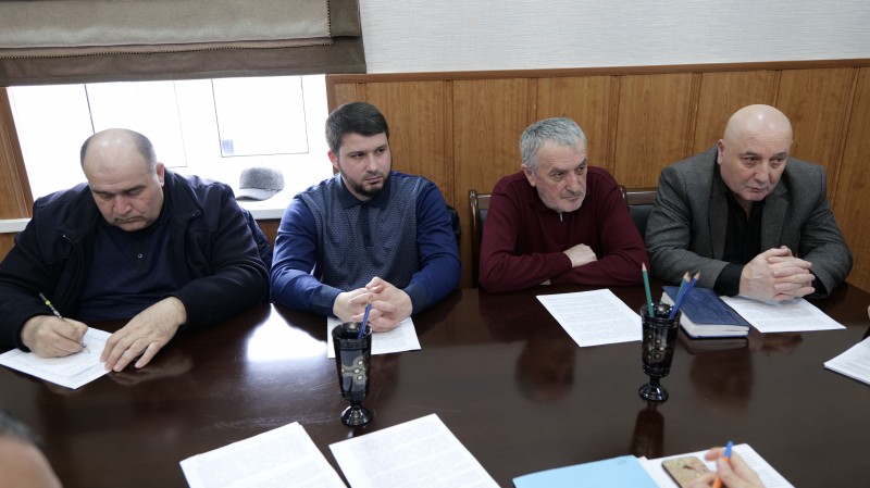 Состоялось публичное обсуждение вопросов, связанных с животными без владельцев на территории городских округов РД