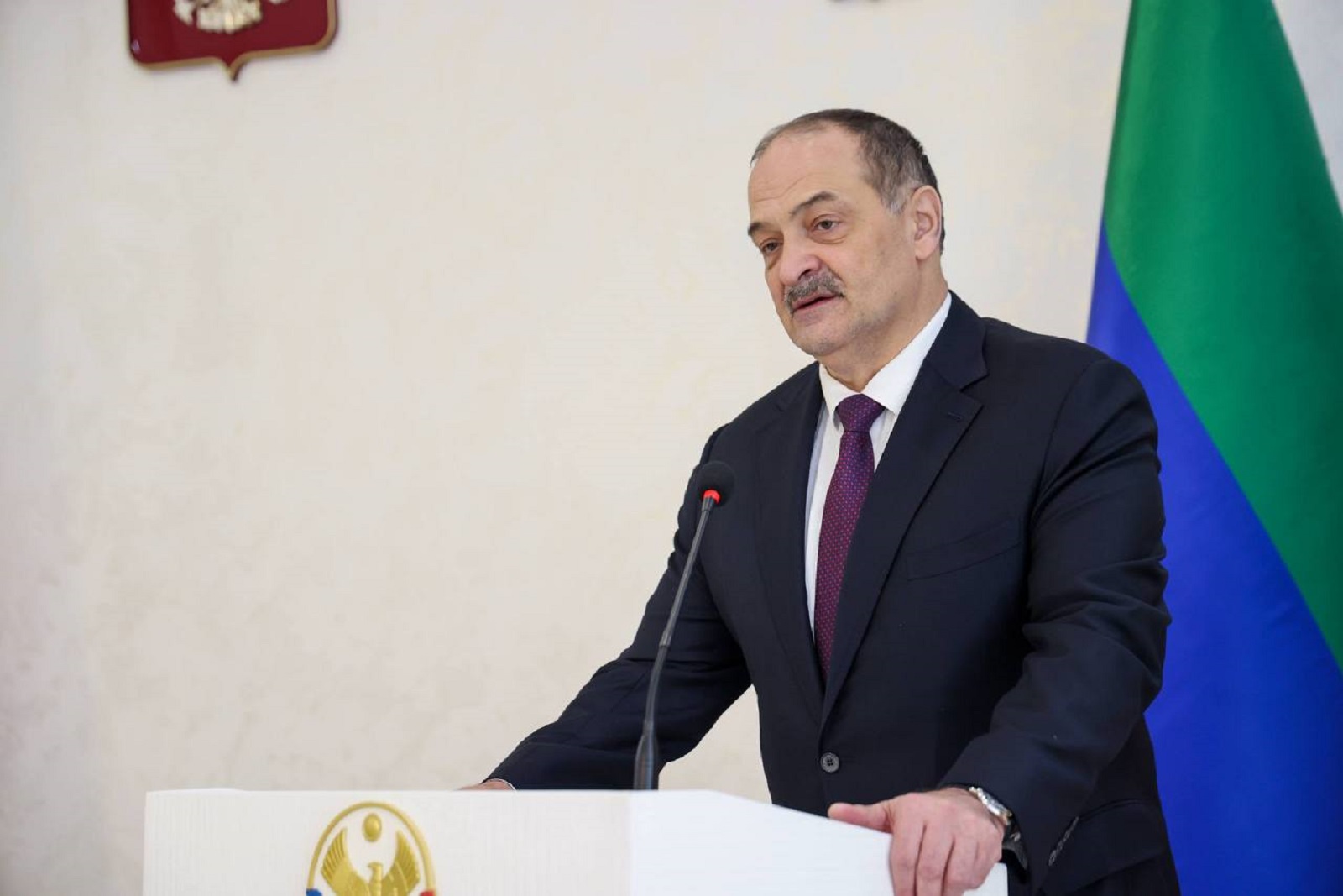 Глава Дагестана провел церемонию вручения государственных наград