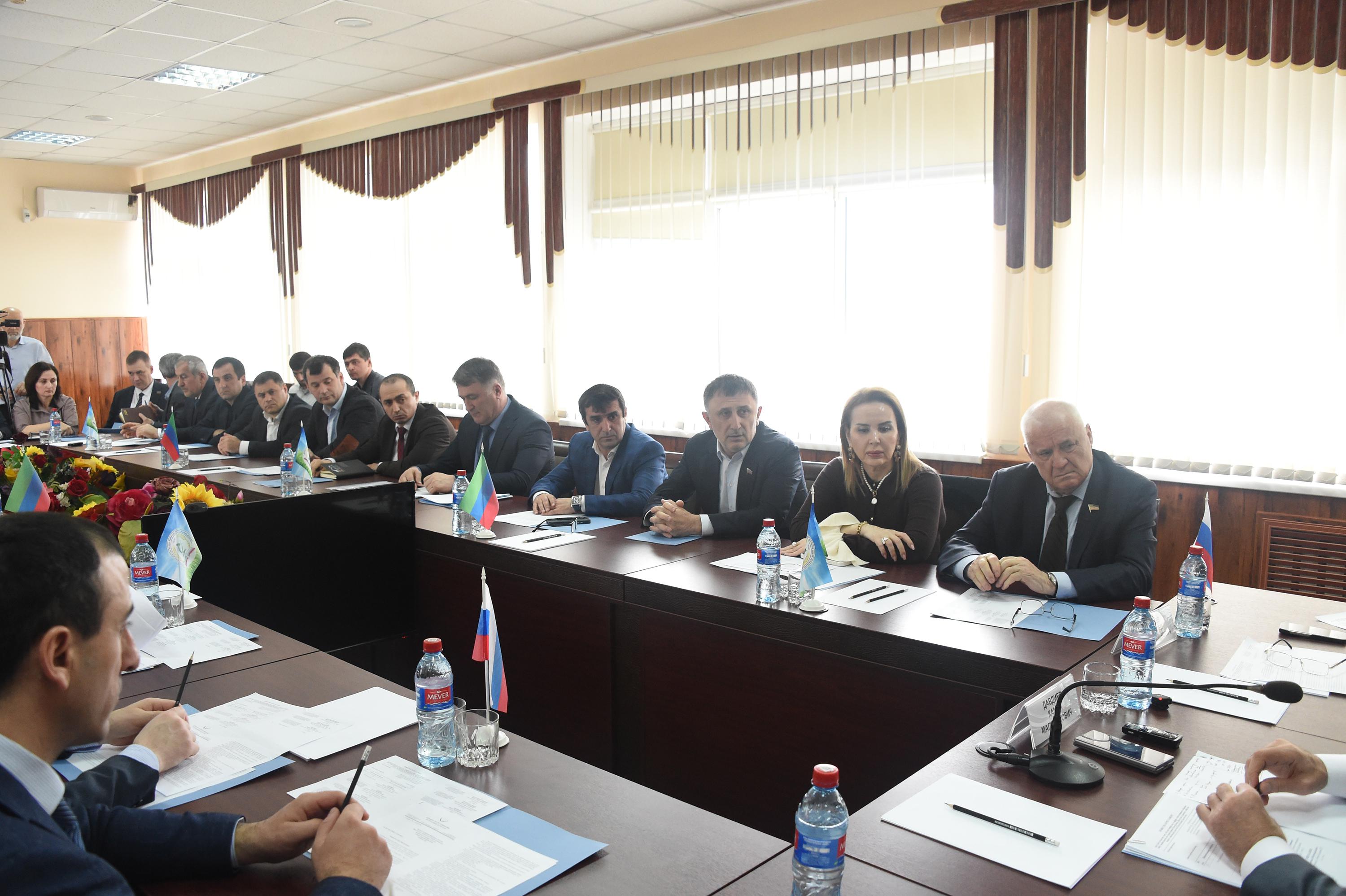 В Прикаспийском ЗНИВИ обсудили вопросы обращения  с животными без владельцев