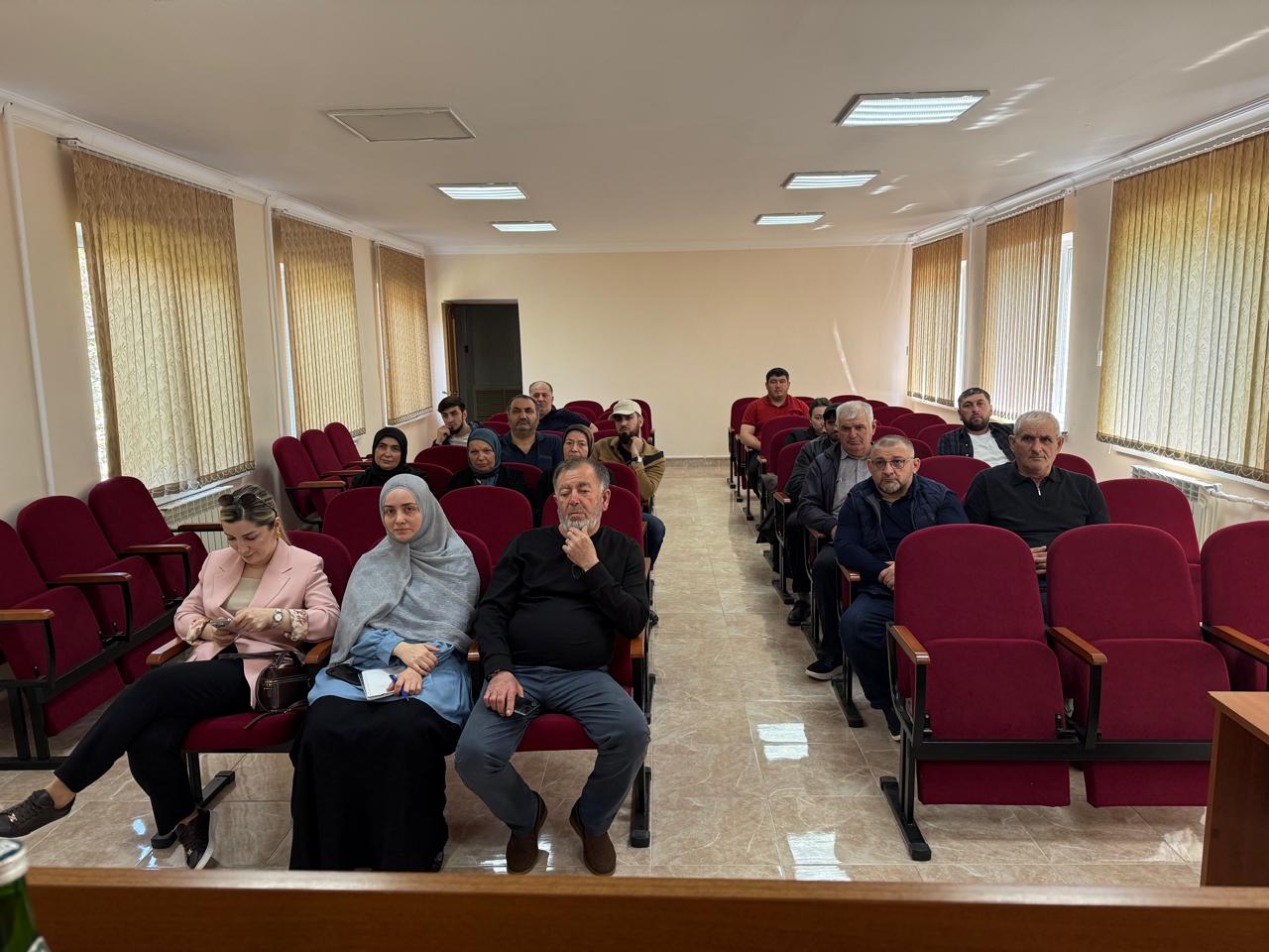 В Хасавюрте обсудили внедрение системы «Честный знак» и правила хранения биопрепаратов