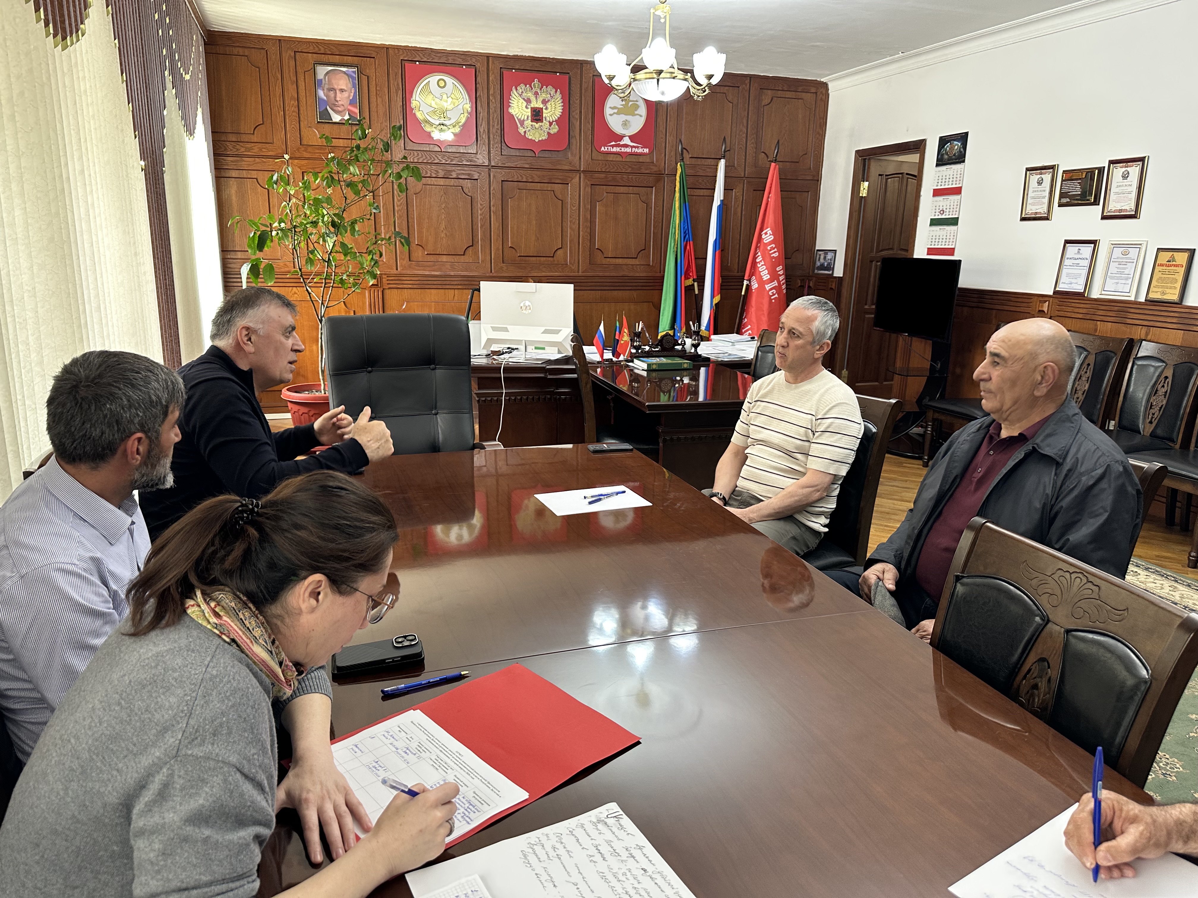 Председатель Комитета провел выездной прием граждан в Ахтынском районе