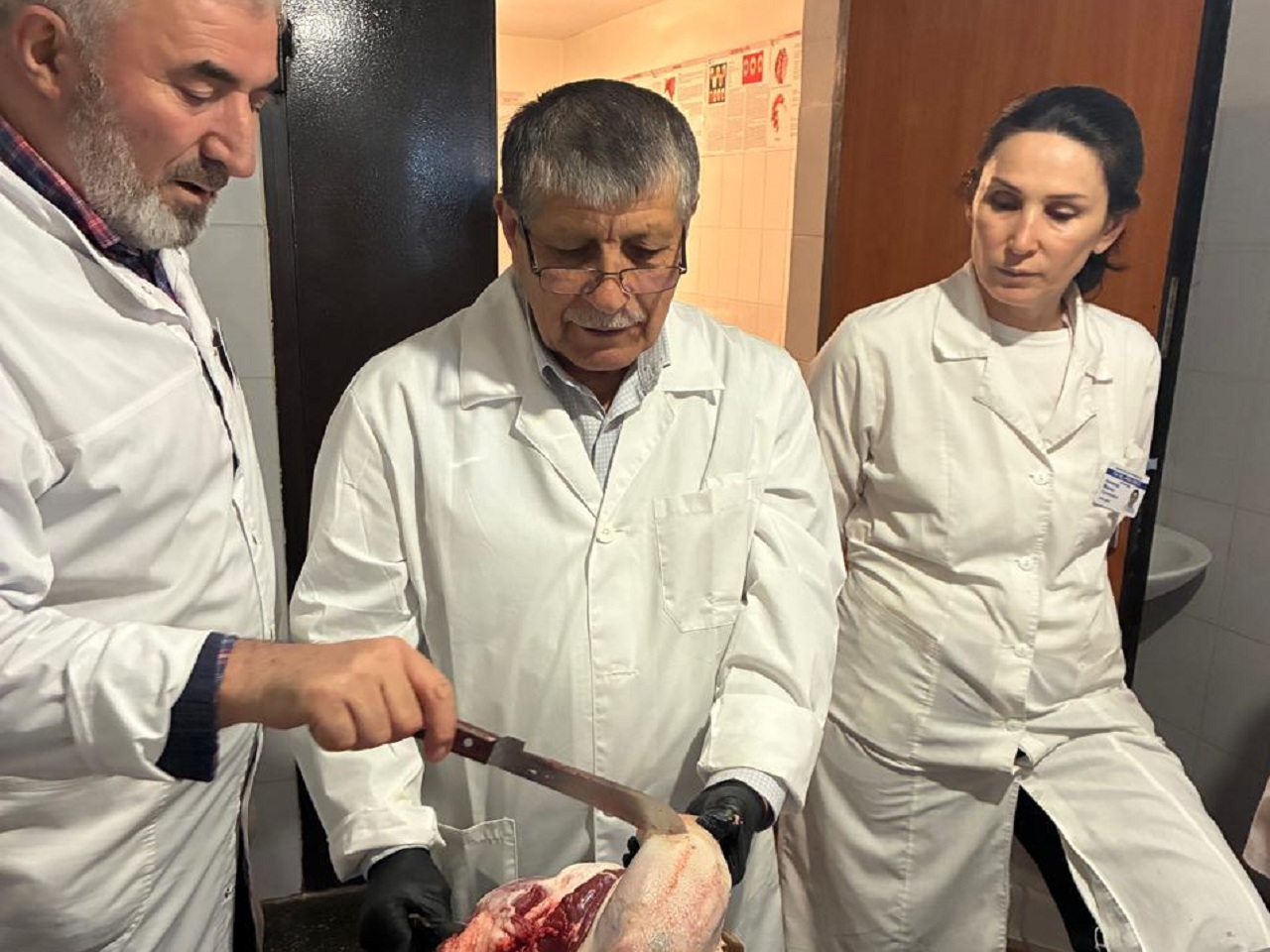 На рынке Махачкалы провели мастер-класс по экспертизе продуктов
