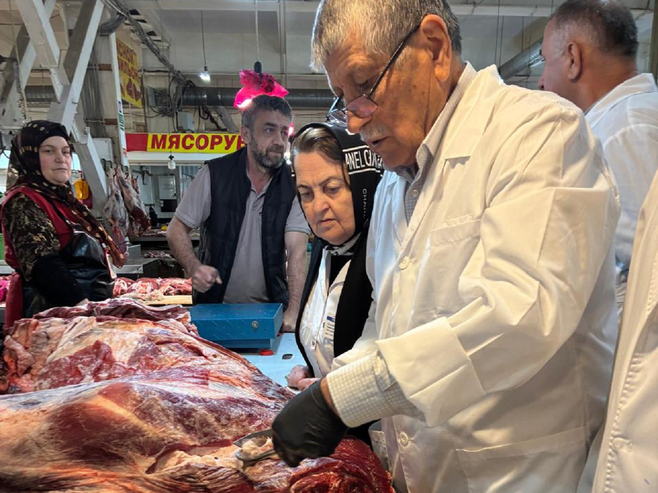 На рынке Махачкалы провели мастер-класс по экспертизе продуктов